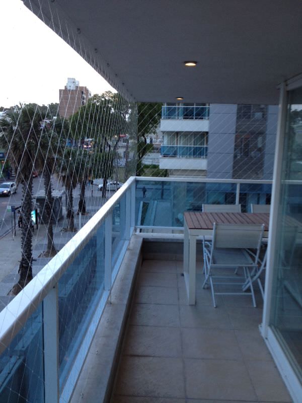 Cerramiento de Balcon - Redes proteccion balcones vetanas antipalomas y